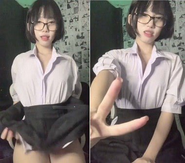 Em học sinh có vú nhỏ bị đụ